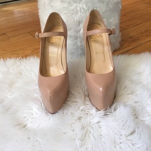 Christian Louboutin lady daffodile